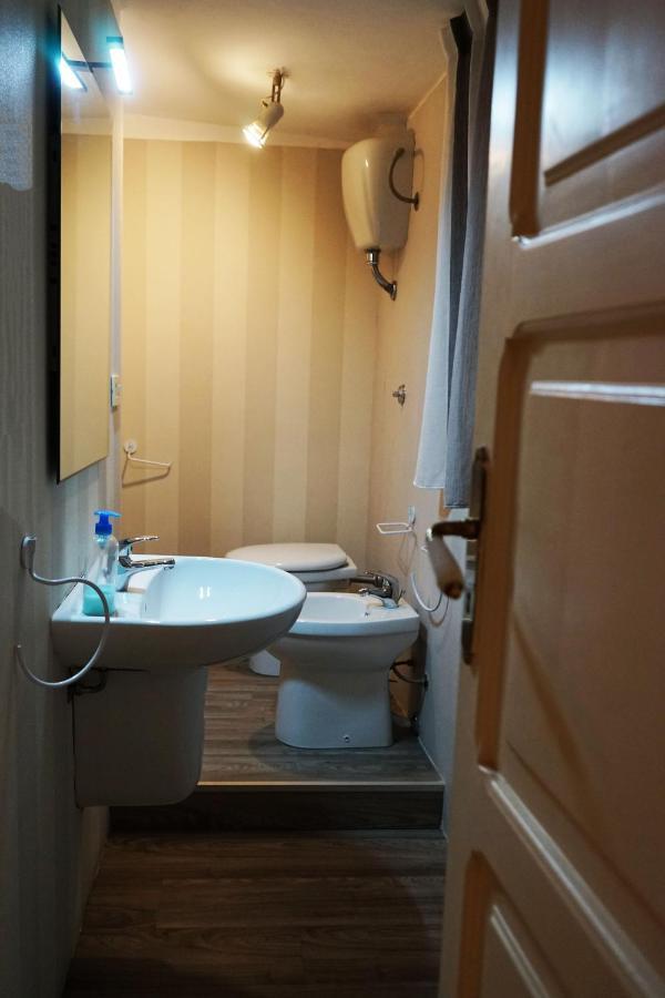 Dante'S Room By Apulia Accommodation Bari Esterno foto