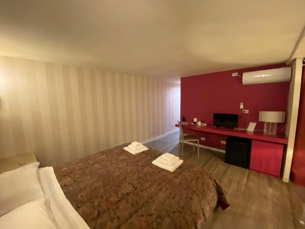 Dante'S Room By Apulia Accommodation Bari Esterno foto