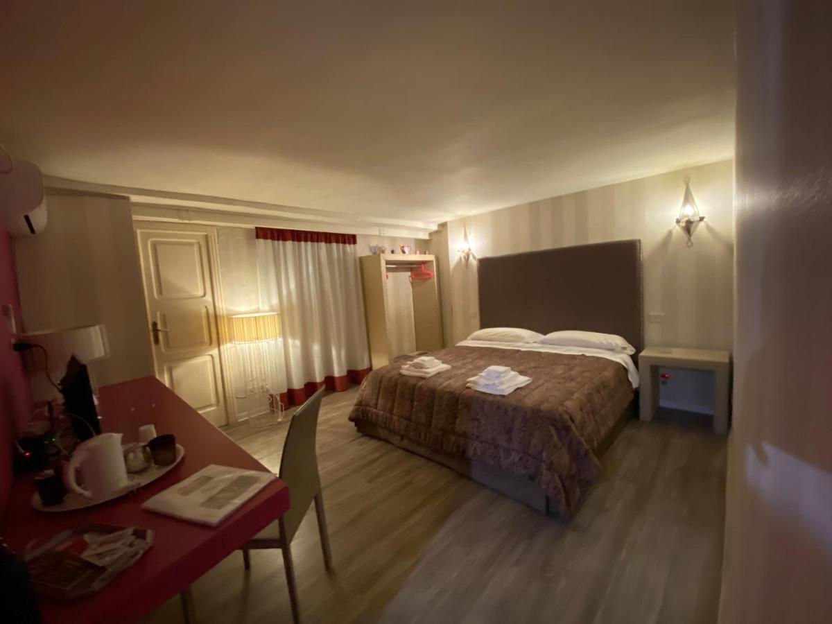 Dante'S Room By Apulia Accommodation Bari Esterno foto